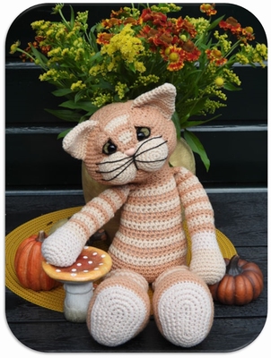 XXL Funny Pussycat basic zalm (staand of zittend)